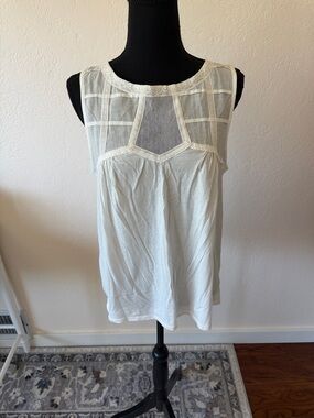 ANTHRO Women’s Ivory Lace Yoke Sleeveless Top SIZE M